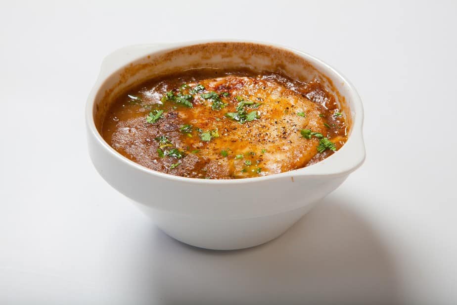 Soupe à l'oignon – Zwiebelsuppe Französische Spezialitäten: 22 typisch Französische Essen, Die Sie Probieren Sollten