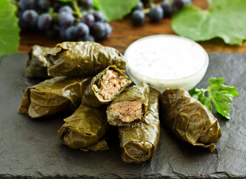 Dolmades Griechische Spezialitäten: 20 Typisch griechische Essen, Die Sie Probieren Sollten