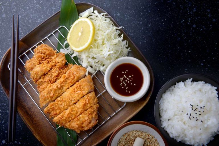 Japanisches Essen: 20 Traditionelle Gerichte, Die Sie Probieren Sollten