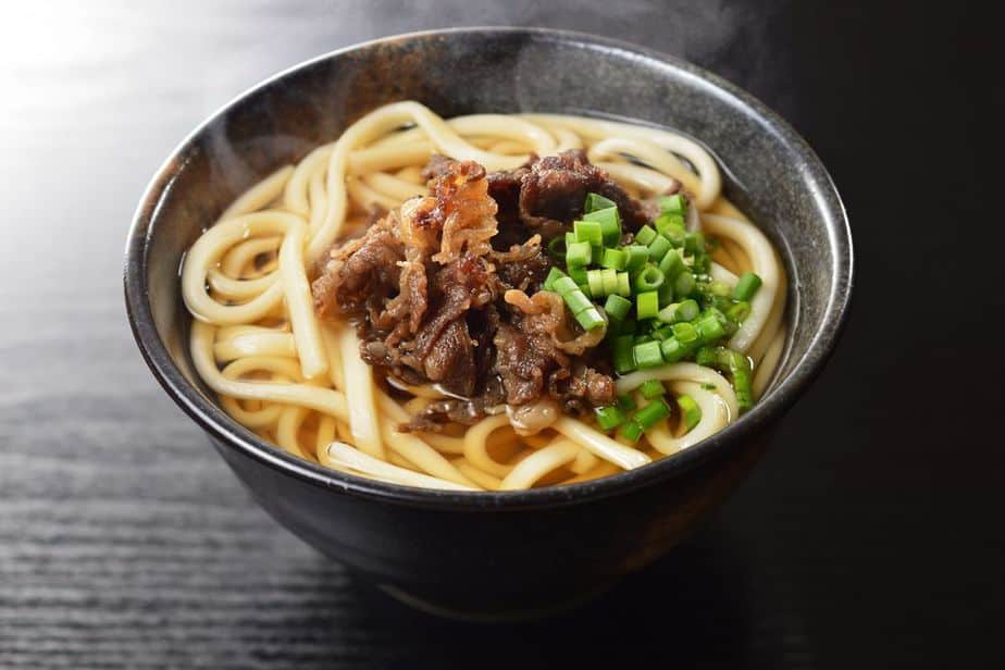 Udon Japanisches Essen: 20 Traditionelle Gerichte, Die Sie Probieren Sollten