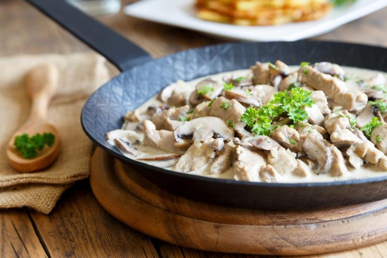 Schweizer Spezialitäten: 20 Typisch Schweizer Essen, Die Sie Probieren ... Schweizer Spezialitäten: 20 Typisch Schweizer Essen, Die Sie Probieren ...