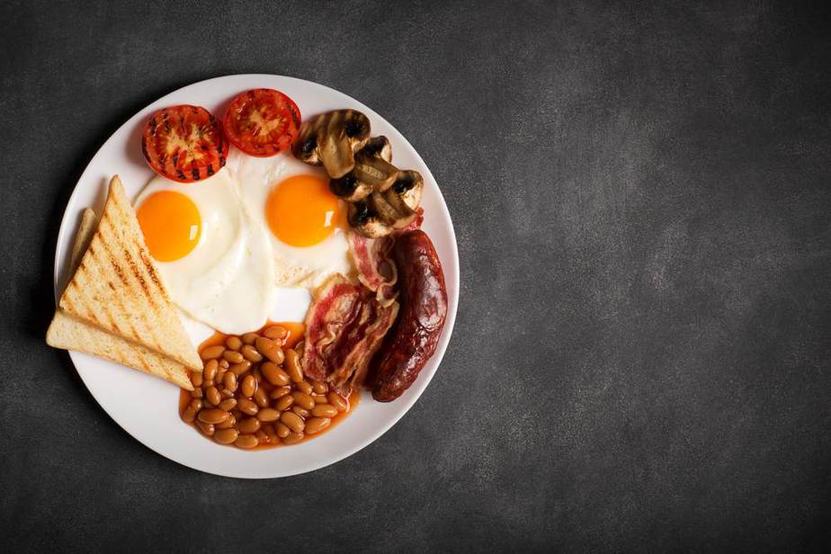 Full English Breakfast Englische Spezialitäten: 21 Typisch englische Essen, Die Sie Probieren Sollten