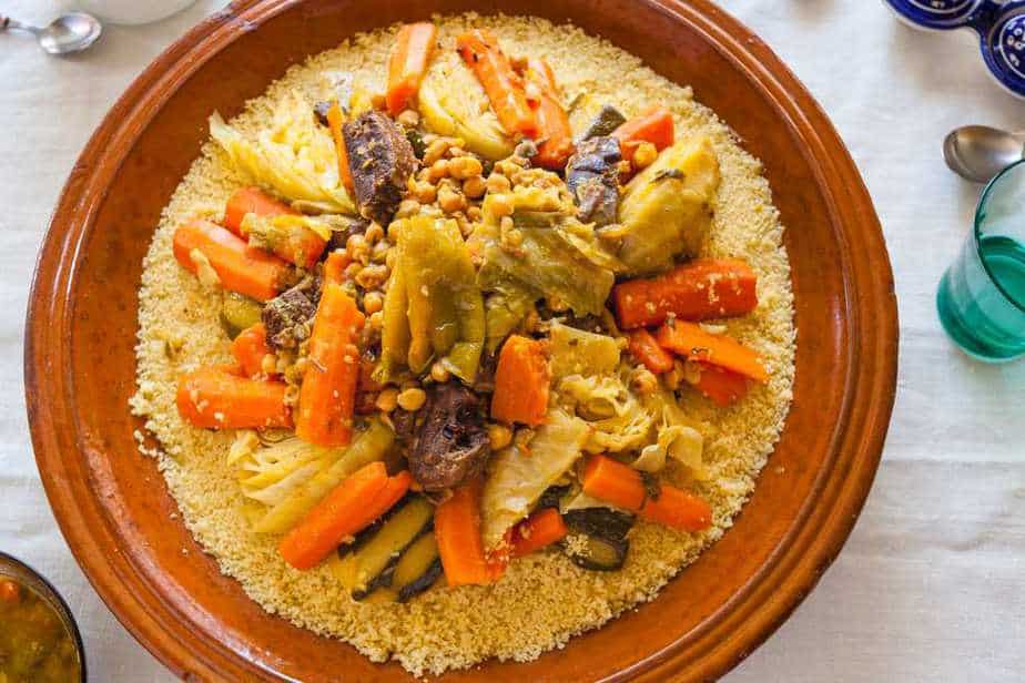 Couscous, Algerien Afrikanische Küche: 12 Gerichte der afrikanischen Küche, die Sie probieren sollten