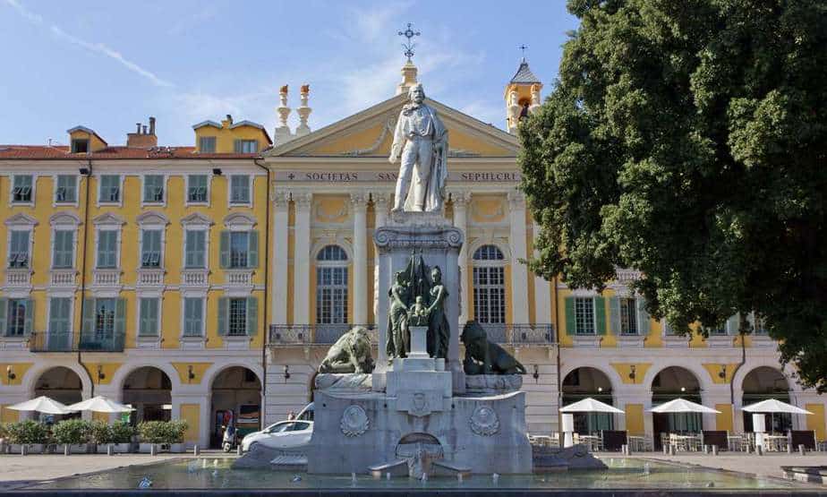 Garibaldi-Denkmal am Platz Garibaldi Nizza Sehenswürdigkeiten: Die 21 besten Attraktionen