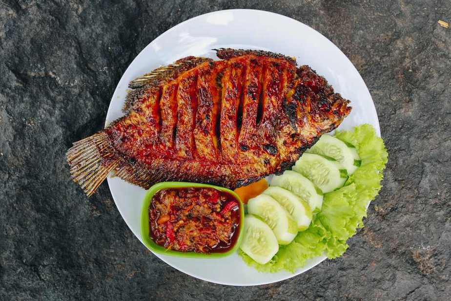 Ikan Bakar Indonesisches Essen: Diese 18 indonesischen Spezialitäten sollten Sie probieren