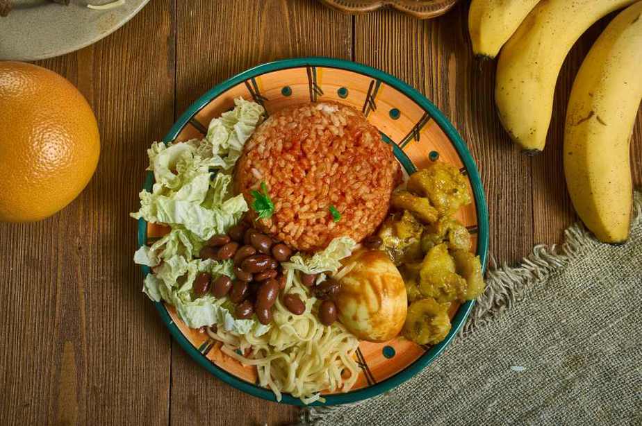 Waakye, Ghana Afrikanische Küche: 12 Gerichte der afrikanischen Küche, die Sie probieren sollten