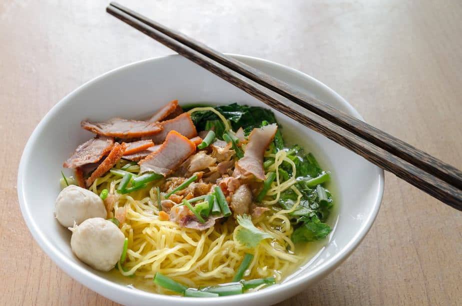 Guay Teow Moo Thailändisches Essen: Diese 24 thailändischen Spezialitäten sollten Sie probieren