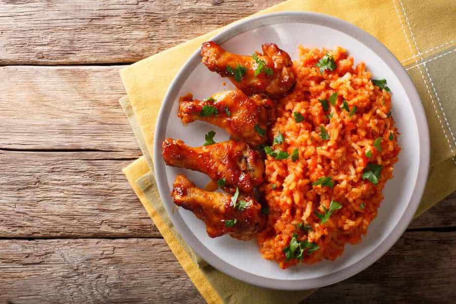 Jollof-Reis Nigerianisches Essen : 11 Typisch Nigerianische Spezialitäten, Die Sie Probieren Sollten