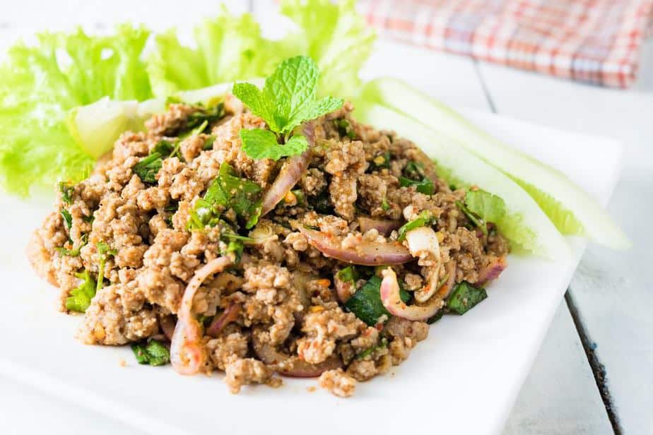 Larb Thailändisches Essen: Diese 24 thailändischen Spezialitäten sollten Sie probieren
