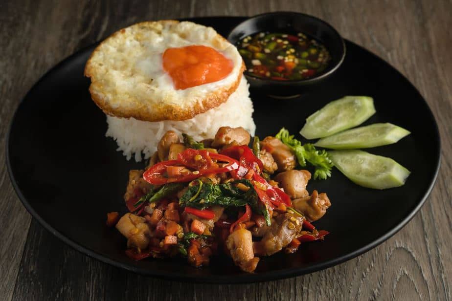 Phat Kaphrao Thailändisches Essen: Diese 24 thailändischen Spezialitäten sollten Sie probieren