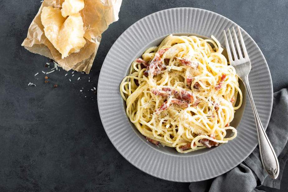 Spaghetti Carbonara Italienische Spezialitäten: 25 Italienische Spezialitäten, Die Sie Probieren Sollten