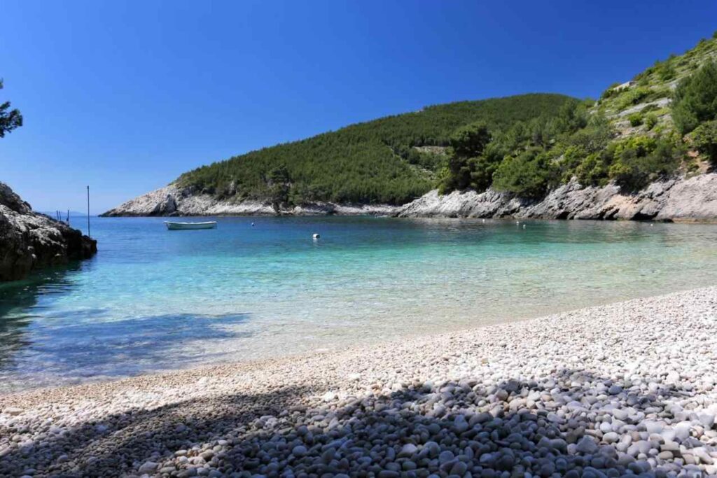 Bratinja Luka - der Strand auf Korcula Der Kroatien Urlaub mit Kindern: Die 12 besten Adriastrände für Eltern