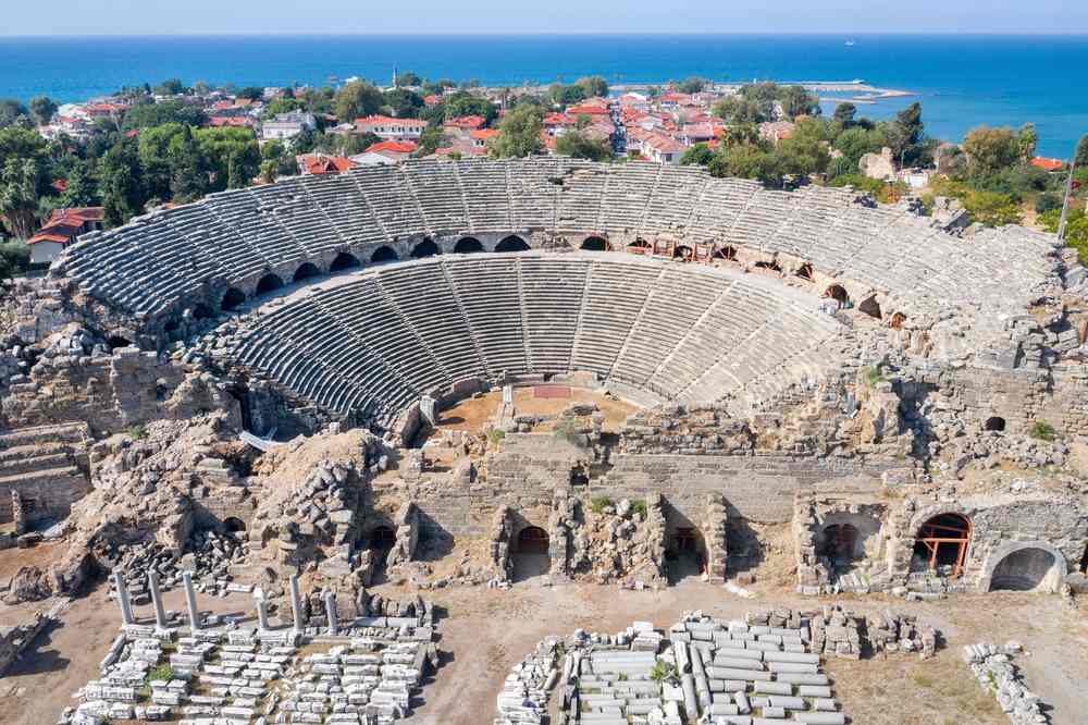 Antikes Theater Side Sehenswürdigkeiten: 16 Top-Attraktionen in Side, Türkei