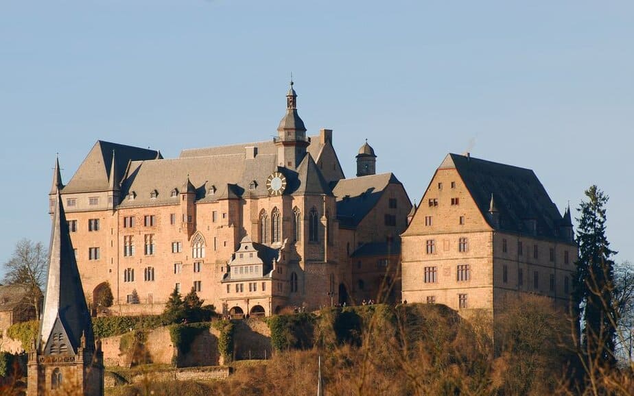 Marburger Schloss Marburg Sehenswürdigkeiten: 16 besuchenswerte Sehenswürdigkeiten in Marburg