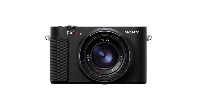 Premium Fixed-Lens “Pocketable” Compacts